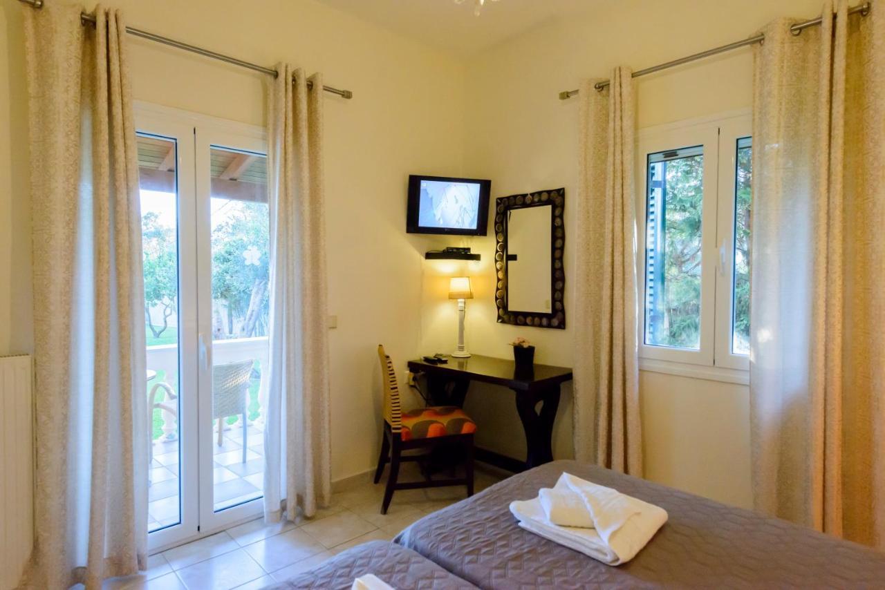 Villa Maxim With Private Pool & Tennis Court Halikounas 외부 사진