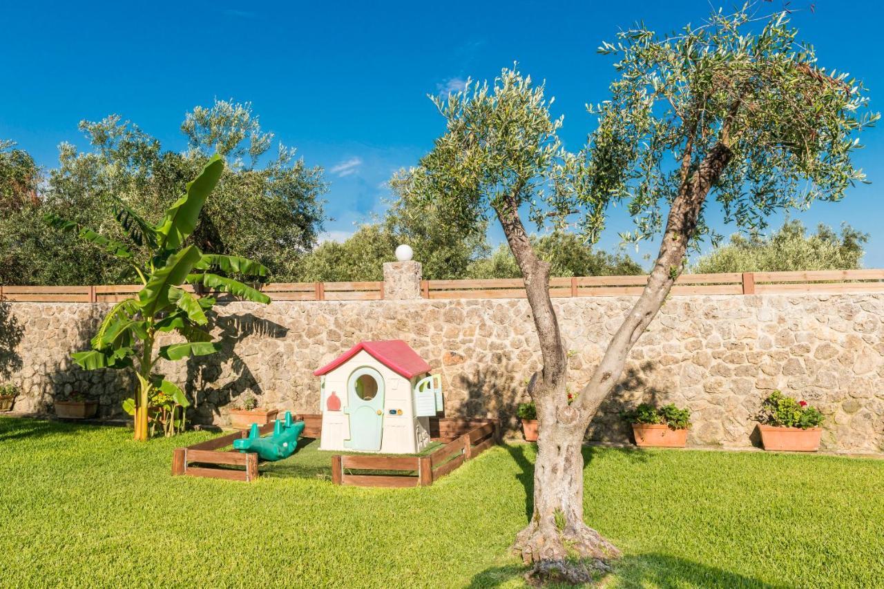 Villa Maxim With Private Pool & Tennis Court Halikounas 외부 사진